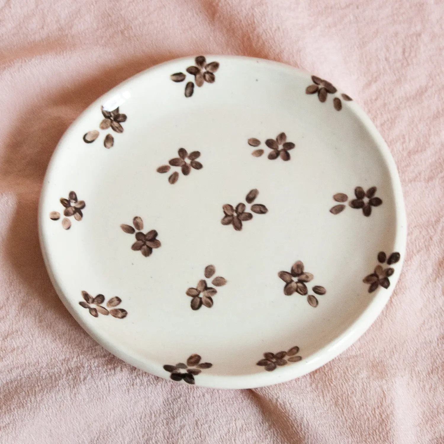 Black Forget Me Not Catchall Plate with Blue Flowers - Image 3