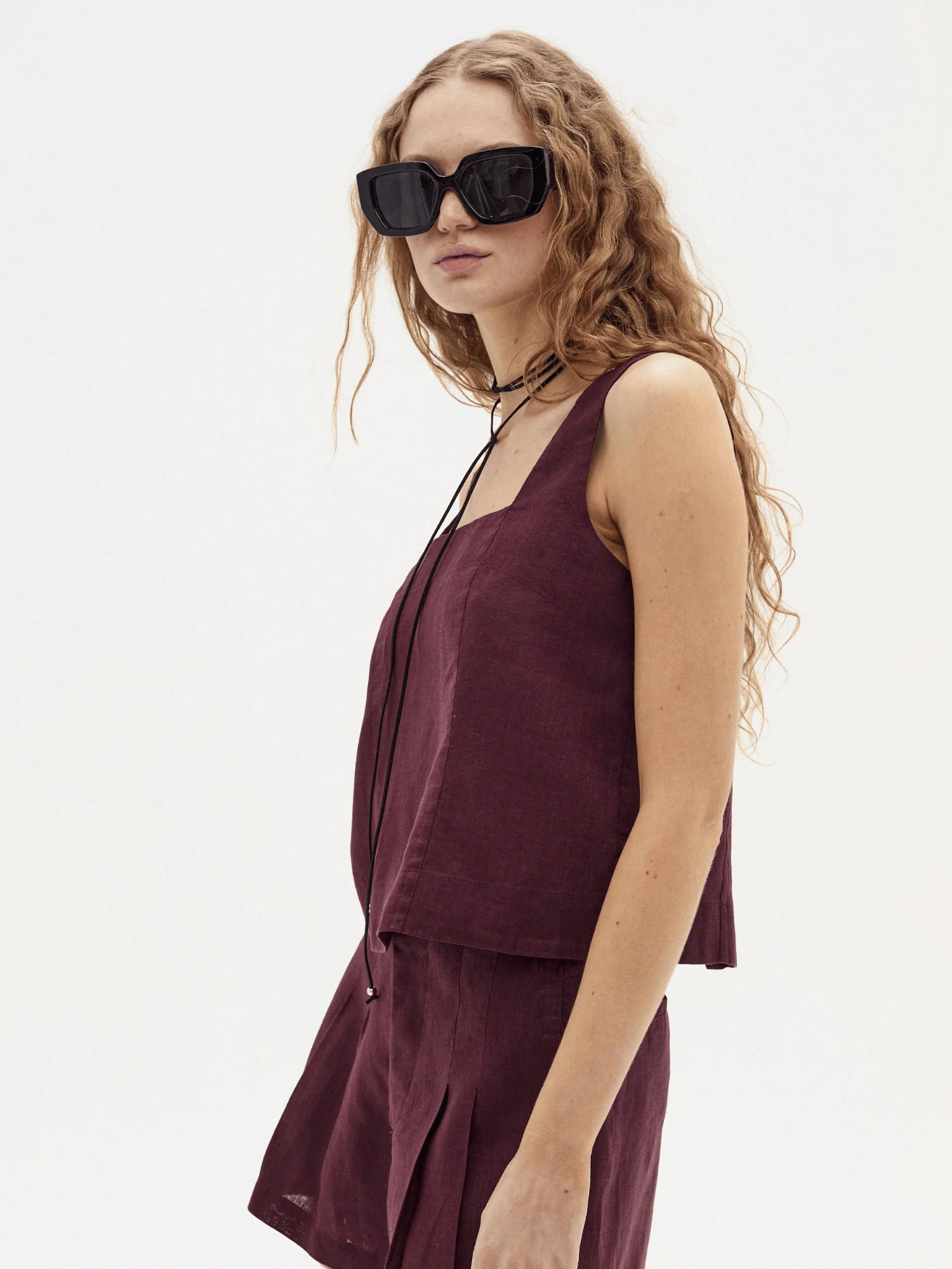 Mei Linen Top in Deep Merlot - Image 2