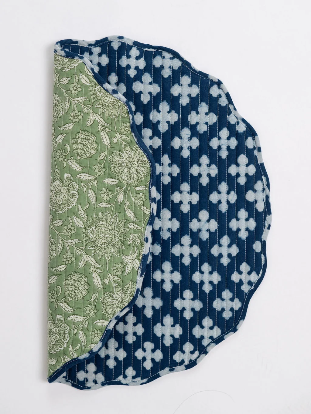 Remnant Collection Resist Scalloped Placemats - Image 3