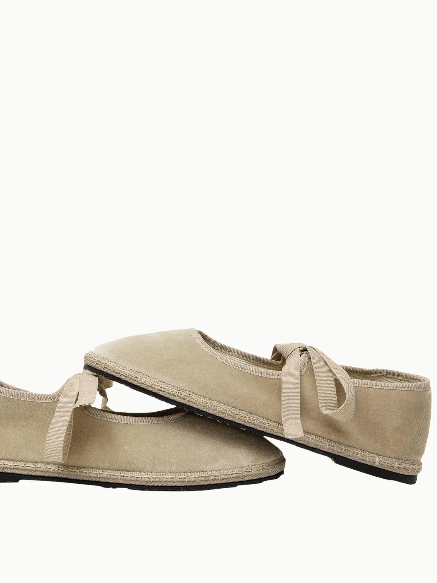Salomé in Beige Velvet - Image 4