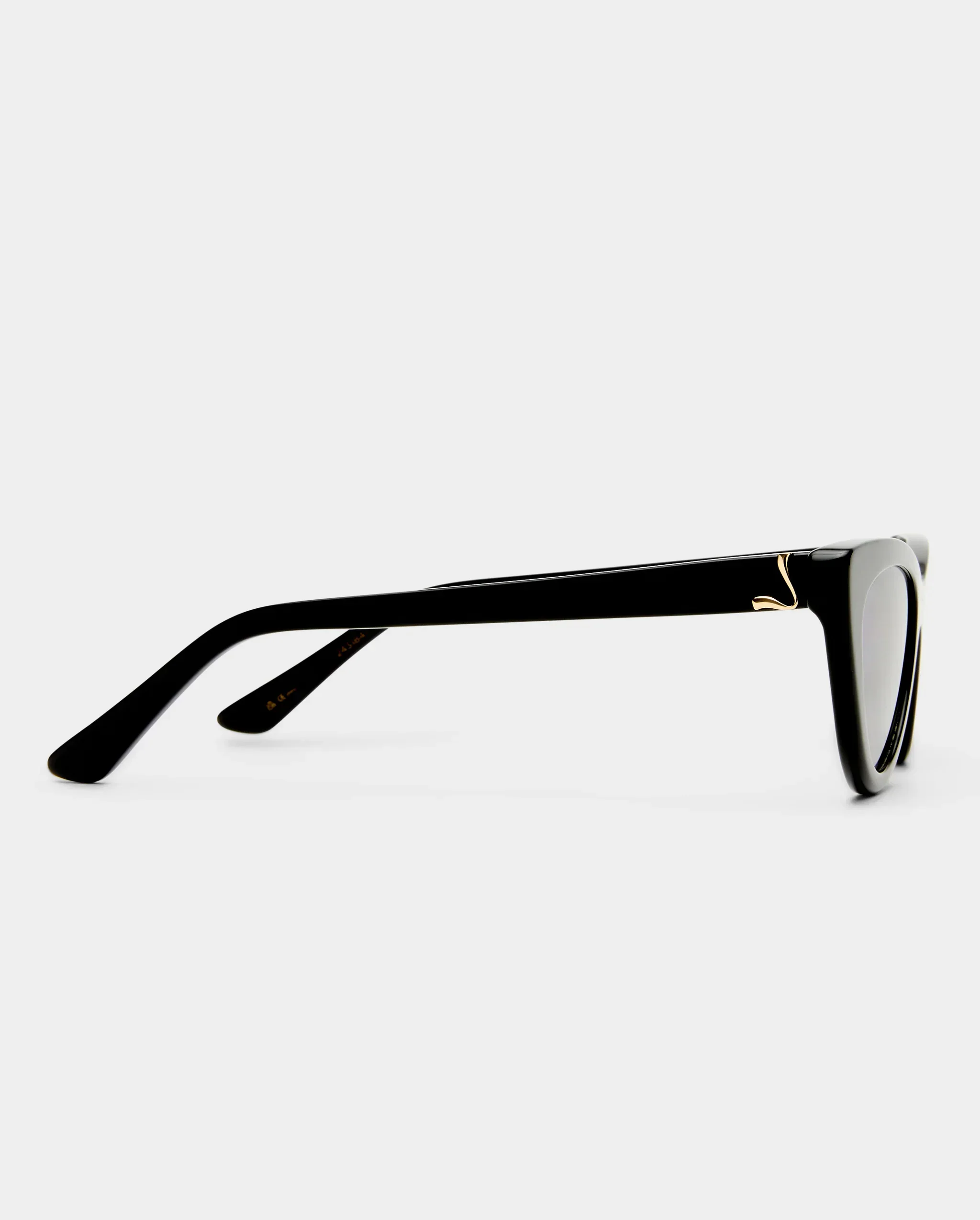 The Leui in Black - Image 4